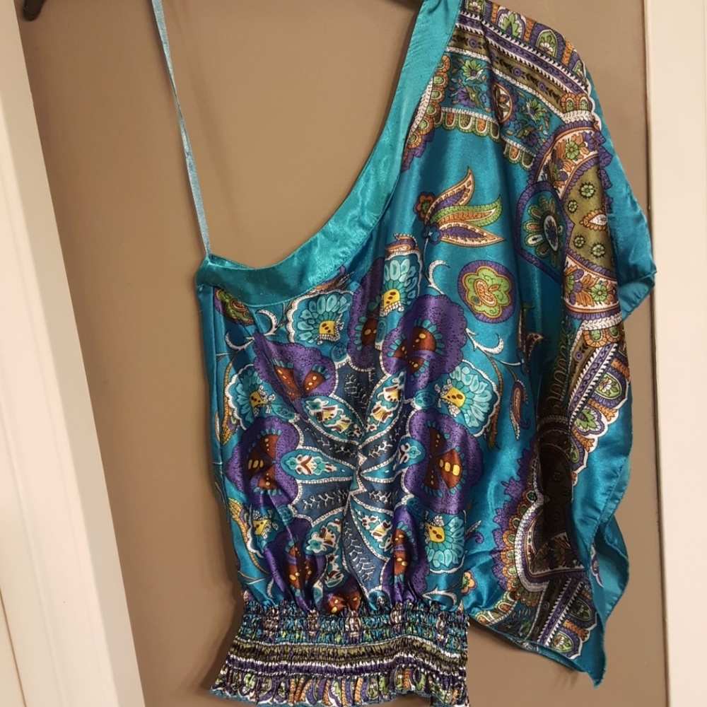 Bare shoulder top